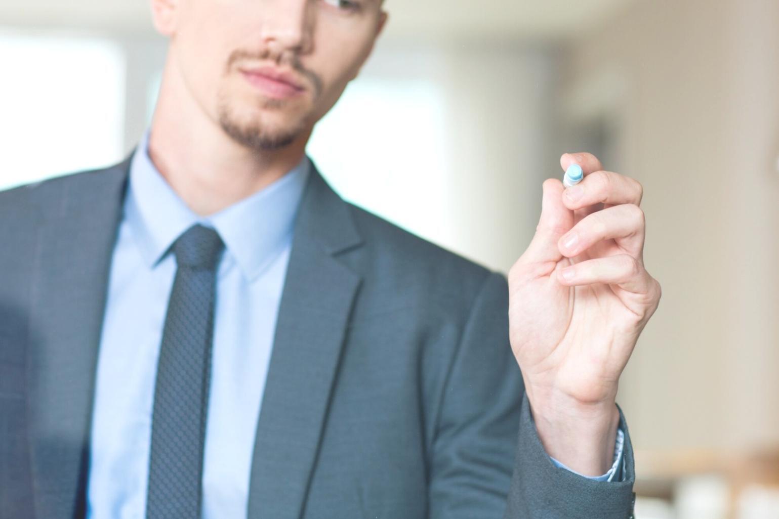 Finanzanalyse am Arbeitsplatz mit modernen Tools und Datenvisualisierung