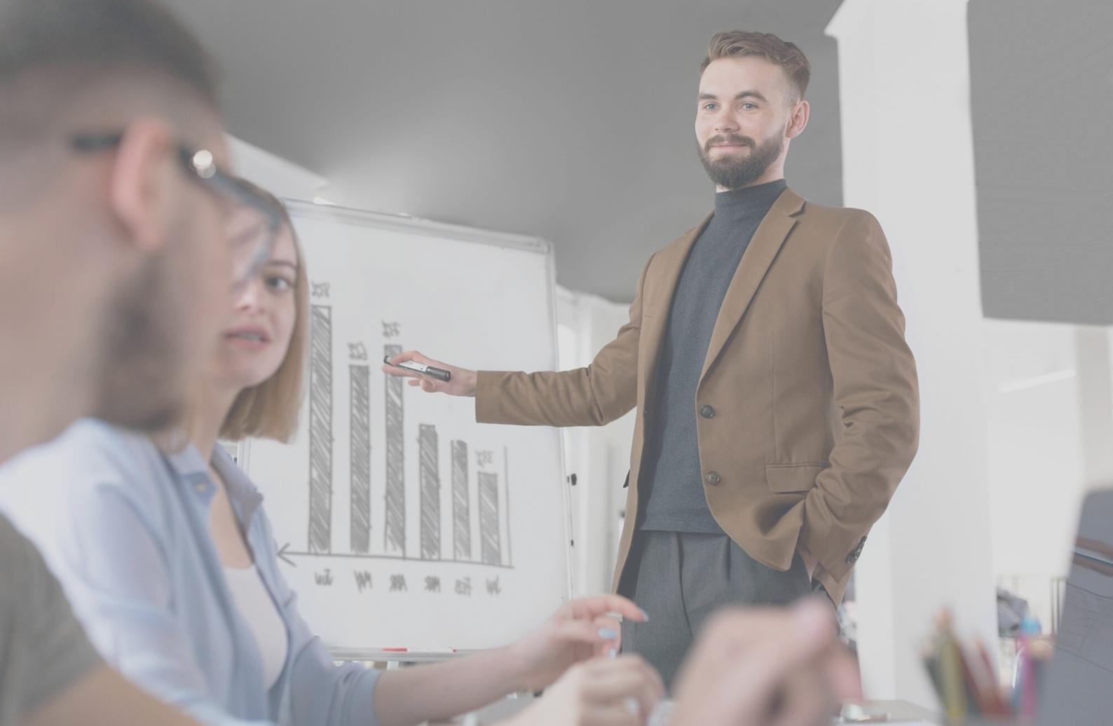 Teamarbeit bei der Entwicklung von Finanzstrategien